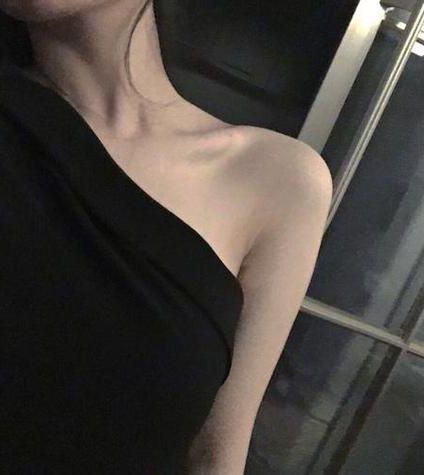 末世：我嘎嘎囤货养大佬