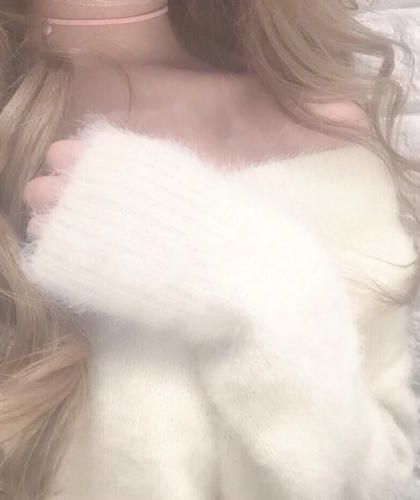 对照组海归女配带着神豪系统回来了八零