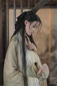 【付费首发】《当皇贵妃穿成豪门对照组》温宿月萧煜初