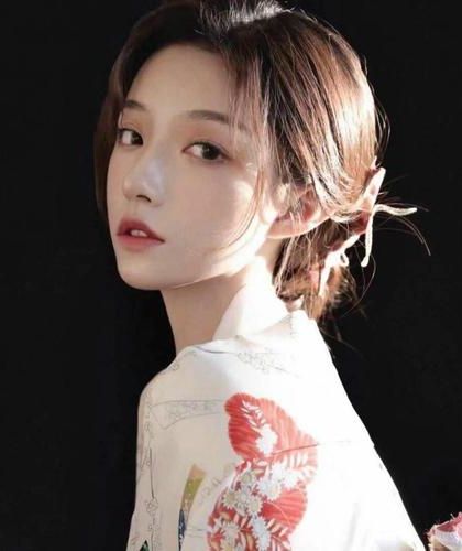 [更96] 假装睡着后，发现老公是三个人（NP 高H） 作者：忍冬