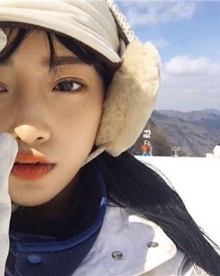 《致我们单纯的小美好／记我们单纯的小美好》作者：赵乾乾