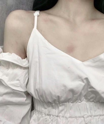 穿成小说里的降智女配_咸鱼老人