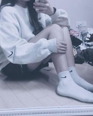 《作茧》作者：竹枳